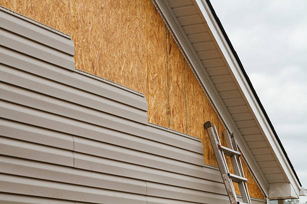Professional Siding Inspection technician working in Savage, MD